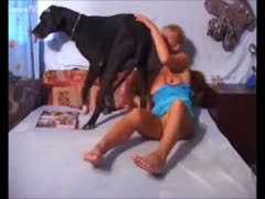 Bored blond makes a doggy take up with the tongue her body